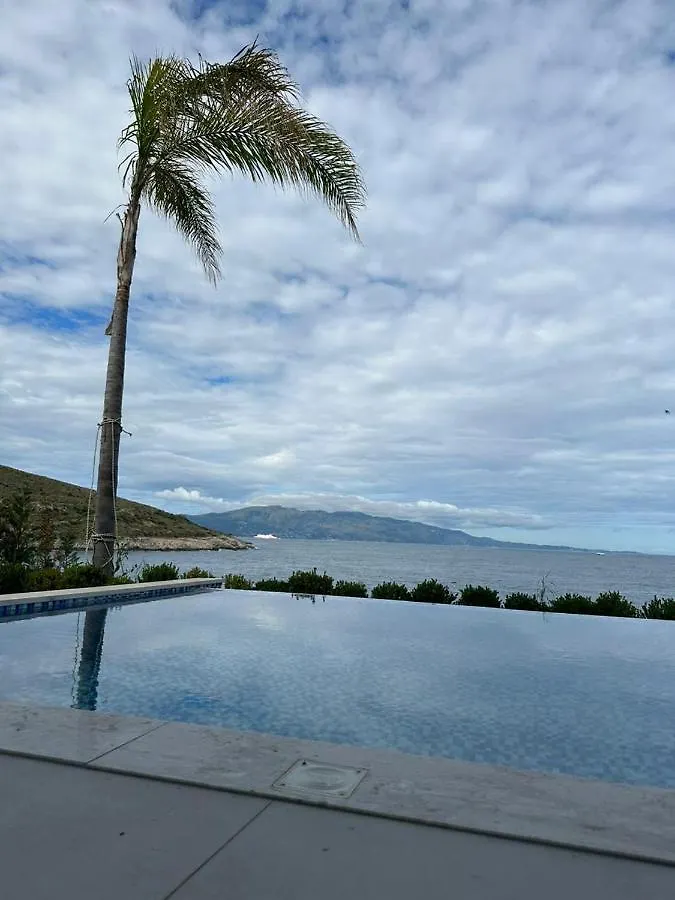 Palmera Vip Vila Sarande Albania